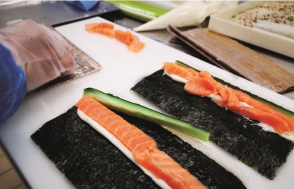 Quadruplica la fabbrica del sushi a Busto Arsizio