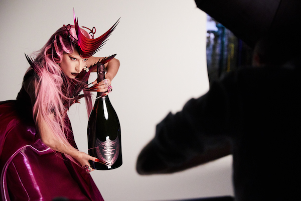 Dom Pérignon si allea con Lady Gaga
