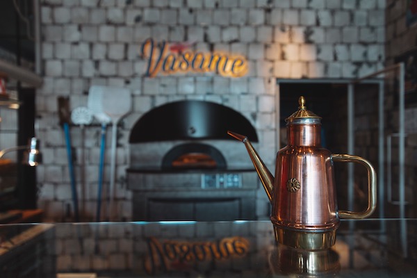 Il Gruppo Capri entra nel f&b con Vàsame