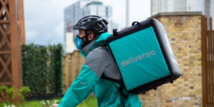 Deliveroo lancia Hop in Italia. Consegna in 10 minuti