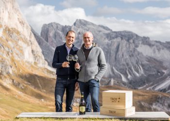 Cantina Tramin raggiunge per la prima volta i 15 mln € di vino imbottigliato*