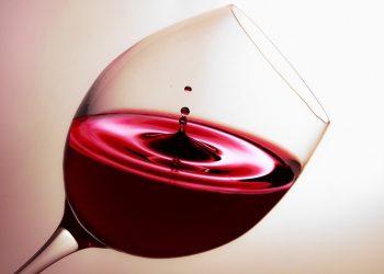 Vino online, spinta premium tra i giovani. Aumentano gli acquisti