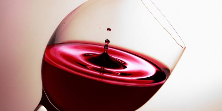 Vino online, spinta premium tra i giovani. Aumentano gli acquisti
