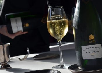 Bollinger aumenta la quota in Bordeaux Index