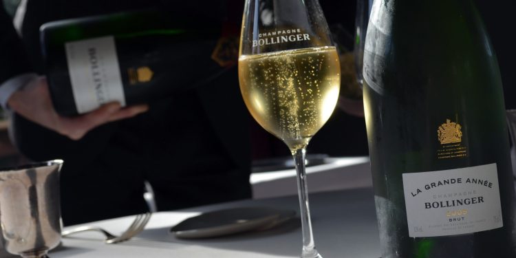 Bollinger aumenta la quota in Bordeaux Index