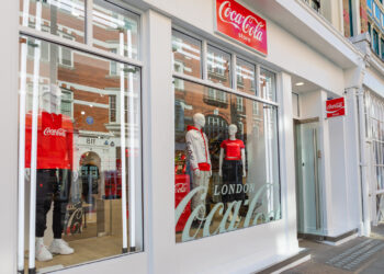 Coca Cola apre il primo flagship store europeo a Londra