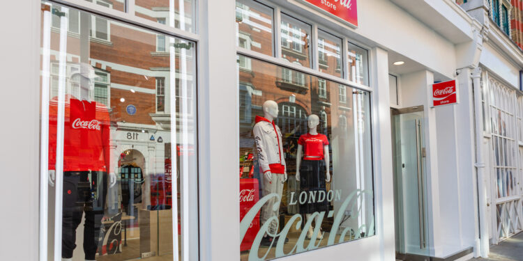 Coca Cola apre il primo flagship store europeo a Londra