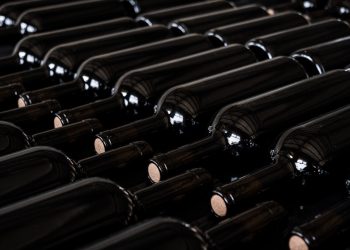 Nuvole nere sull’export italiano del vino. Primo rallentamento ad aprile