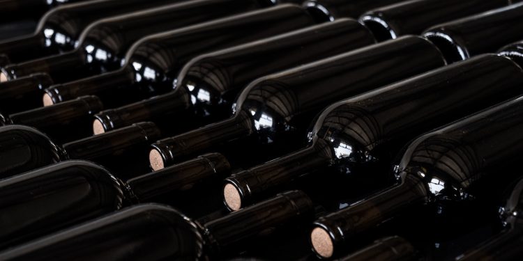 Nuvole nere sull’export italiano del vino. Primo rallentamento ad aprile