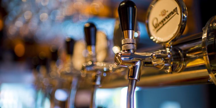La birra torna a crescere. Ma teme i rincari