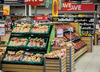 Gli italiani scelgono la spesa low cost (+9,7%)