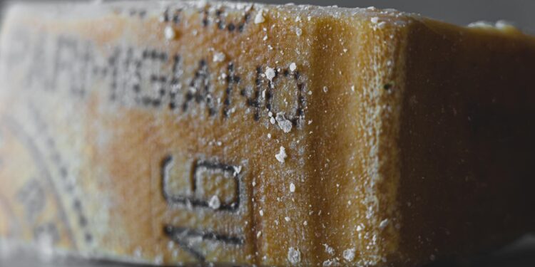 Parmigiano Reggiano, il giro d’affari sfiora i 3 miliardi €