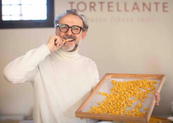 Massimo Bottura inaugura La Bottega del Tortellante a Modena