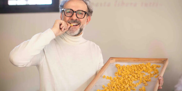 Massimo Bottura inaugura La Bottega del Tortellante a Modena