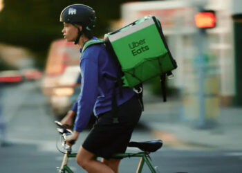 Deliveroo e Uber Eats dovranno versare i contributi ai rider