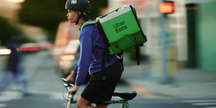 Deliveroo e Uber Eats dovranno versare i contributi ai rider