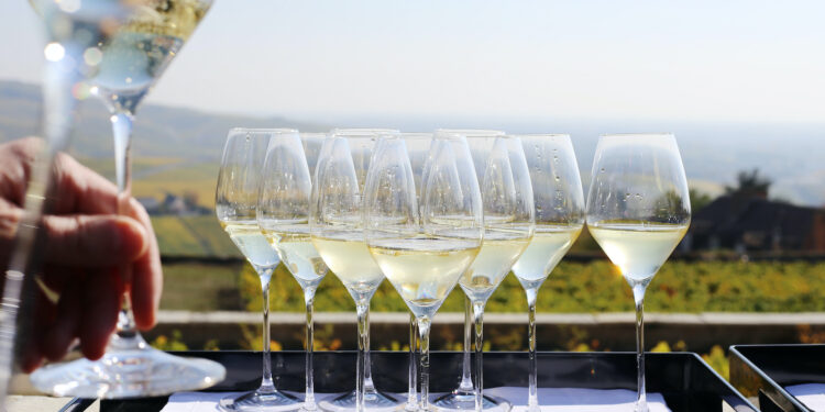 Vendite di champagne: nel 2023 si torna alla normalità