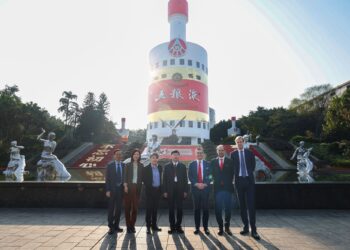 Campari si allea con la cinese Wuliangye per l’espansione estera