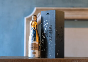 Berlucchi presenta la limited edition creata con AI da Teo KayKay