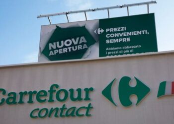 Carrefour sfida i discount e introduce Contact in Italia
