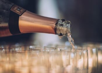Bollicine italiane per le feste? Sì, ma la scelta è di prezzo