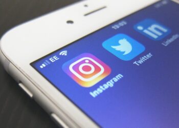 Vino e social media, è boom di LinkedIn: +260% di follower
