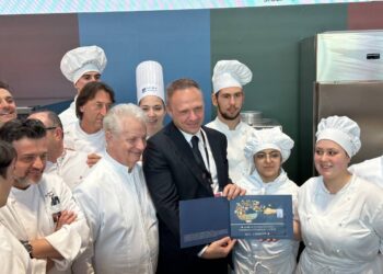 Lollobrigida sostiene la ‘Legge Massari’ per i maestri della cucina