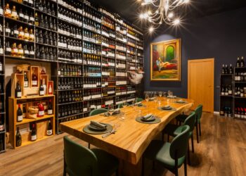 Dopo Señorio, il gruppo spagnolo Para Comer Algo apre Señorita