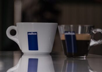 Lavazza scommette sulle vending machine. Lancia Opa su Ivs Group