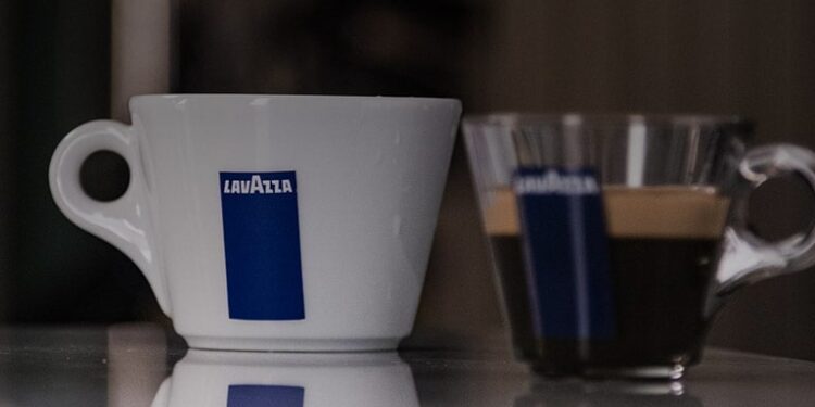 Lavazza scommette sulle vending machine. Lancia Opa su Ivs Group