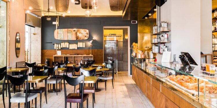 Cannavacciuolo chiude il suo Cafè & Bistrot di Novara