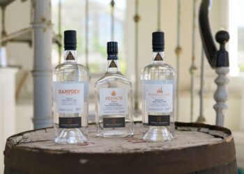 Velier propone il cofanetto di tre rum Triple Entente