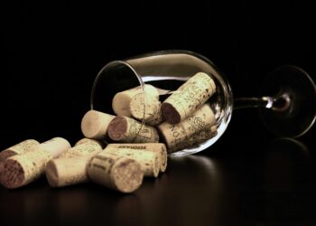 L’Italia perde il primato produttivo mondiale di vino nel 2023