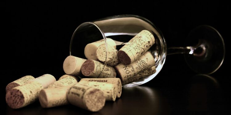 L’Italia perde il primato produttivo mondiale di vino nel 2023