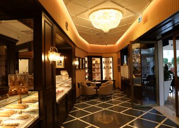 Pasticceria Cova corre all’estero: primo store in Turchia