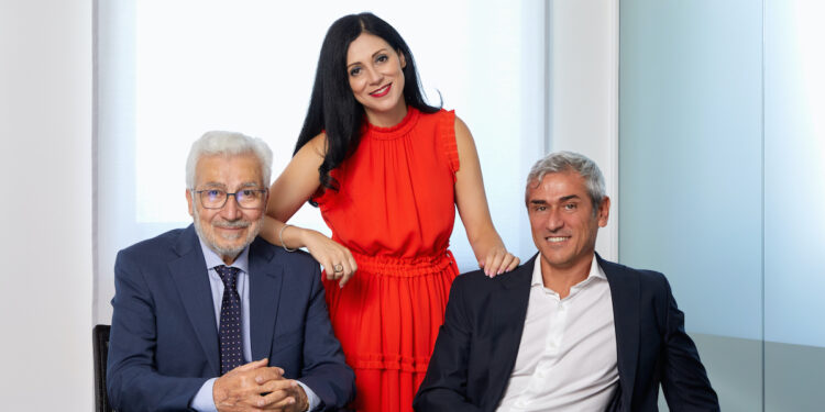 Da sinistra, Giovanni, Annalisa e Alessandro Spadola