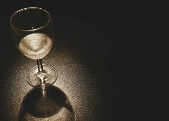 Italia: svolta su vino dealcolato, proposto decreto per la produzione