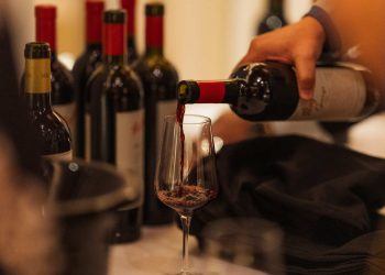 Dalla master of wine di Qatar fino a Italo, il canale travel scommette sul vino