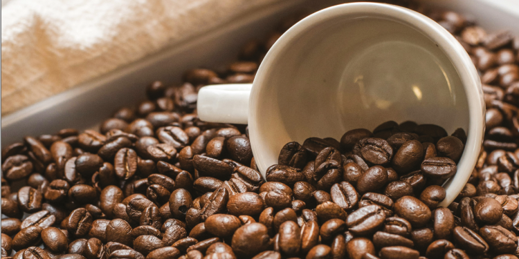 La tempesta nella tazzina: il futuro del caffè in Italia