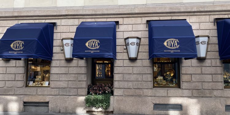 Pasticceria Cova smentisce i rumors: resta in via Monte Napoleone 8