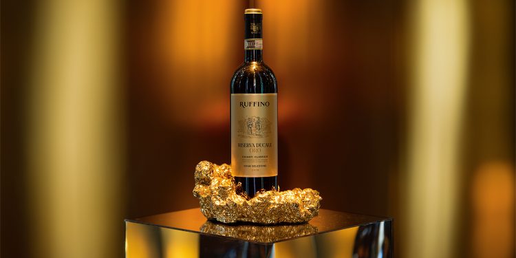 Velier presenta il nuovo rum Hampden 1753