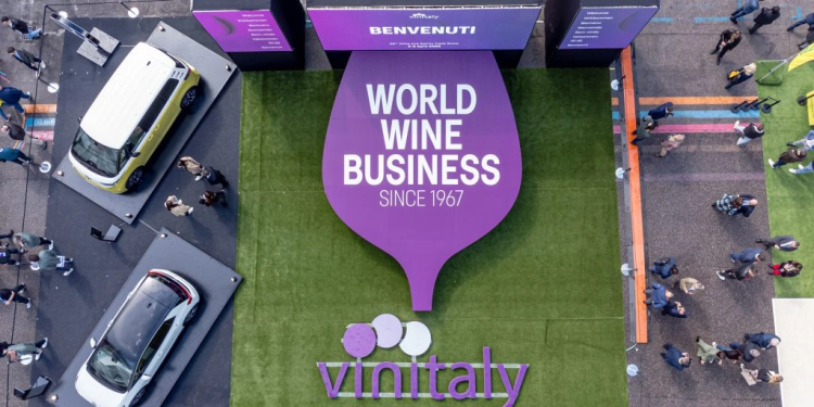 Vinitaly 2025, attesi 1.200 top buyer da 71 Paesi