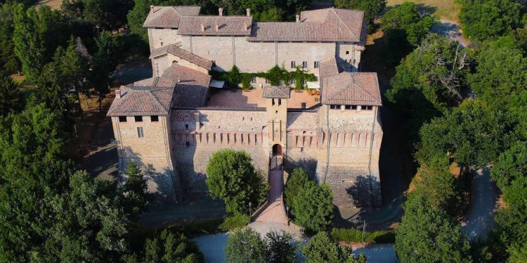 Lungoparma si allea con Bstrò per lanciare eventi di lusso