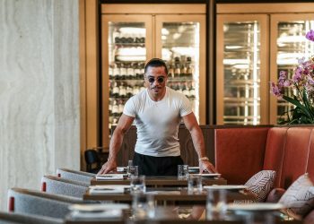 Nusr-Et fa il suo debutto a Milano. Prossime tappe Roma e Napoli