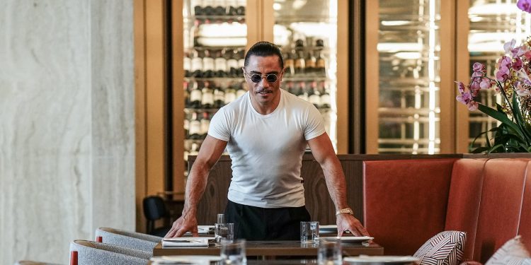 Nusr-Et fa il suo debutto a Milano. Prossime tappe Roma e Napoli