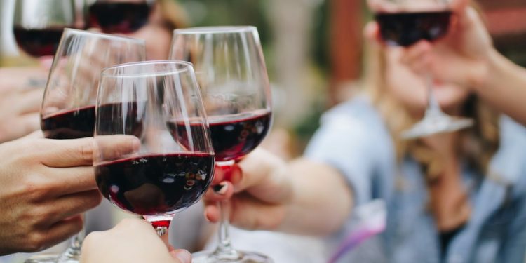 Ricavi e redditività in aumento per le aziende italiane del vino nel 2024