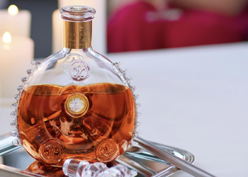 Rémy Cointreau manca le stime nel Q2 e abbassa la guidance per l’anno