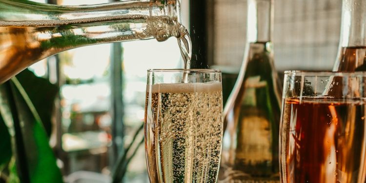 Bollicine italiane: su Prosecco e Alta Langa, in calo l’Asti Docg