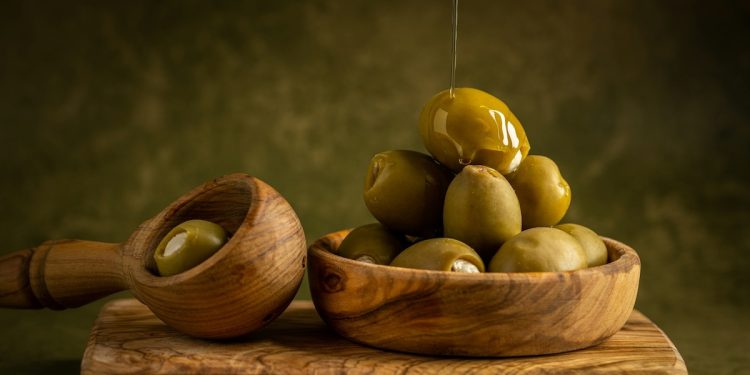 Olio di oliva italiano, vendite a +7% nel decennio. Estero a +9%