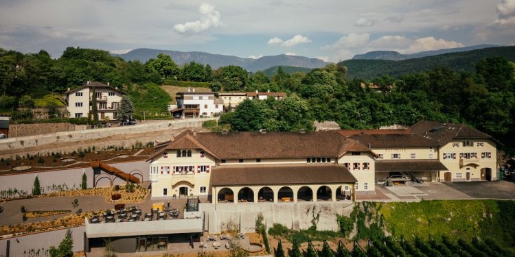 Kettmeir rinnova la cantina e punta al raddoppio produttivo